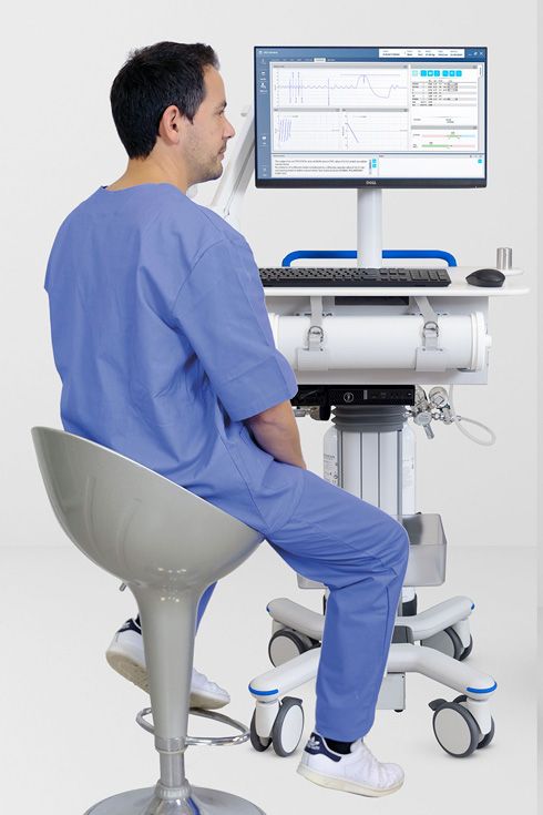 Quark PFT - metabolic cart with operator